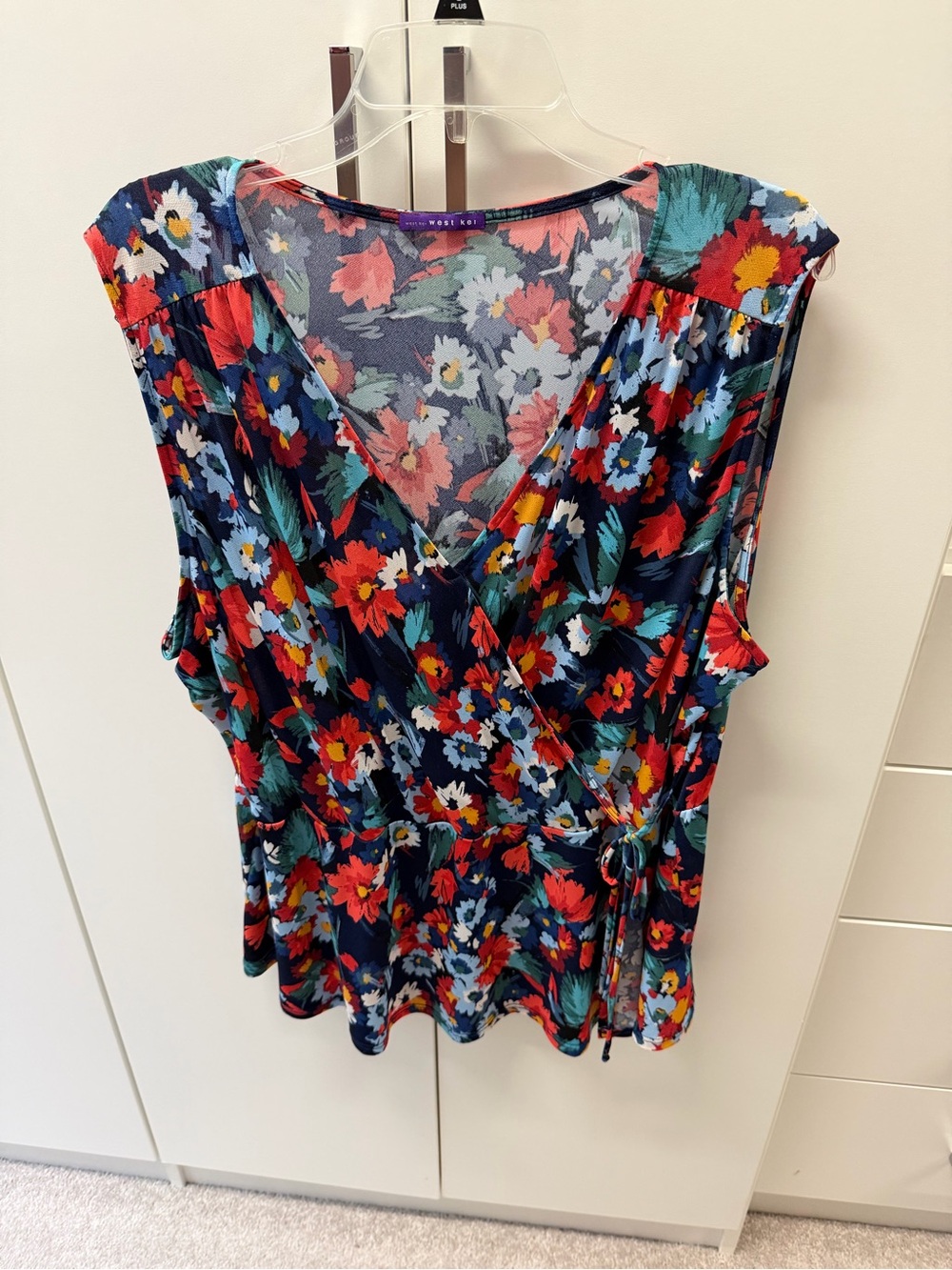 West Kei Women's Plus 3X Blouse Floral Wrap V-Neck Stretch Multicolor Sleeveless